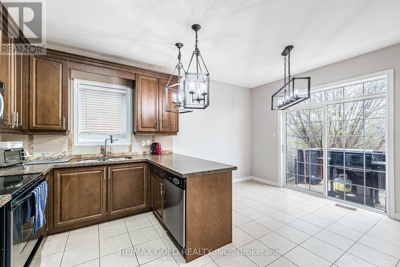 52 Moldovan Drive, Brampton, Ontario  L6R 0E4 - Photo 24 - W13069896