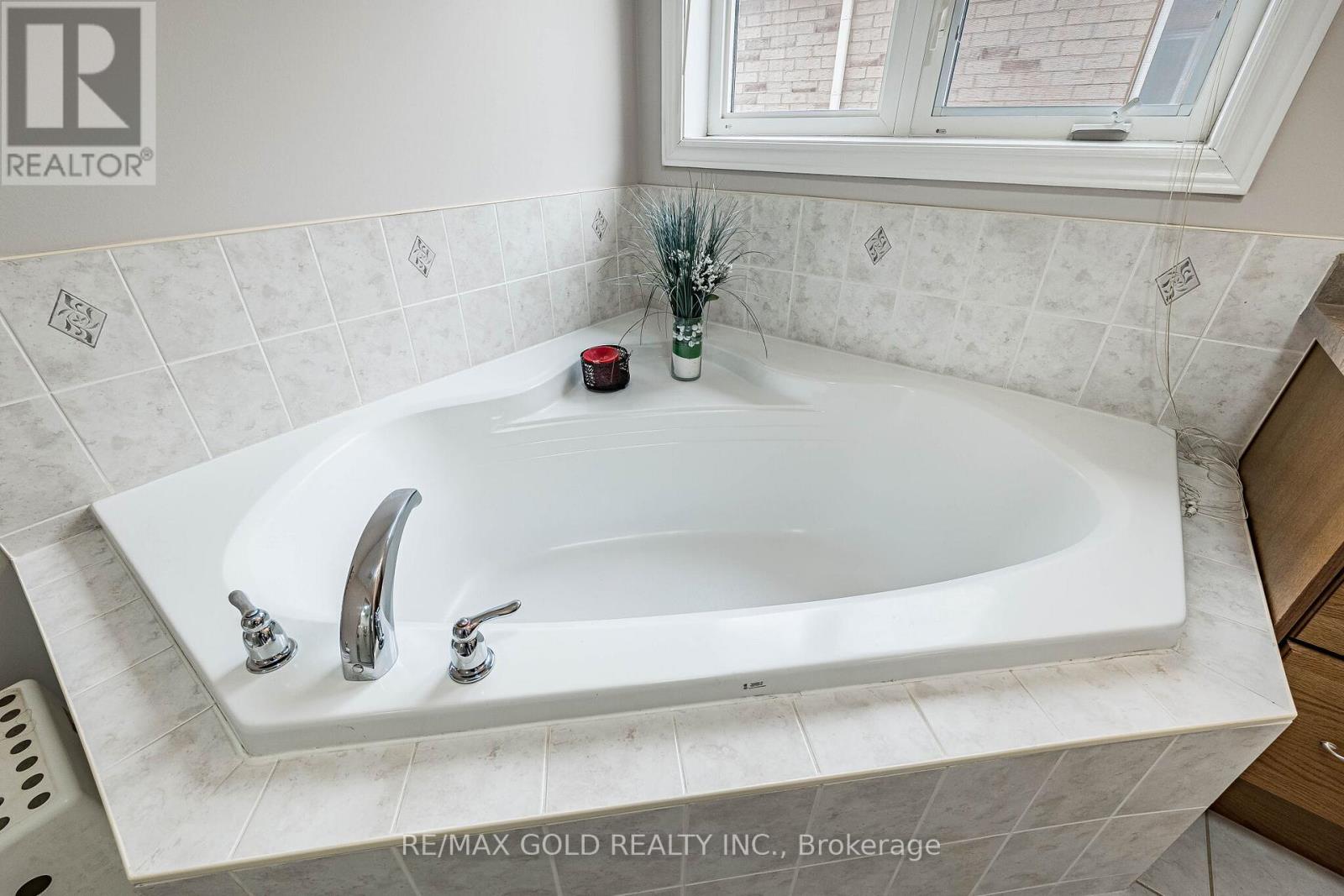 52 Moldovan Drive, Brampton, Ontario  L6R 0E4 - Photo 33 - W13069896