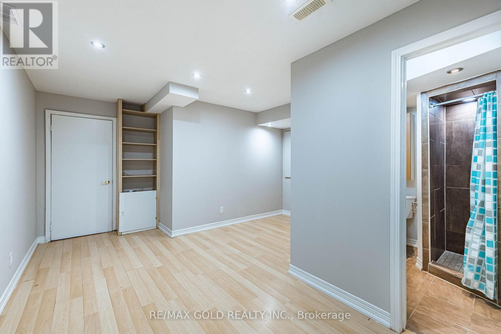 52 Moldovan Drive, Brampton, Ontario  L6R 0E4 - Photo 46 - W13069896