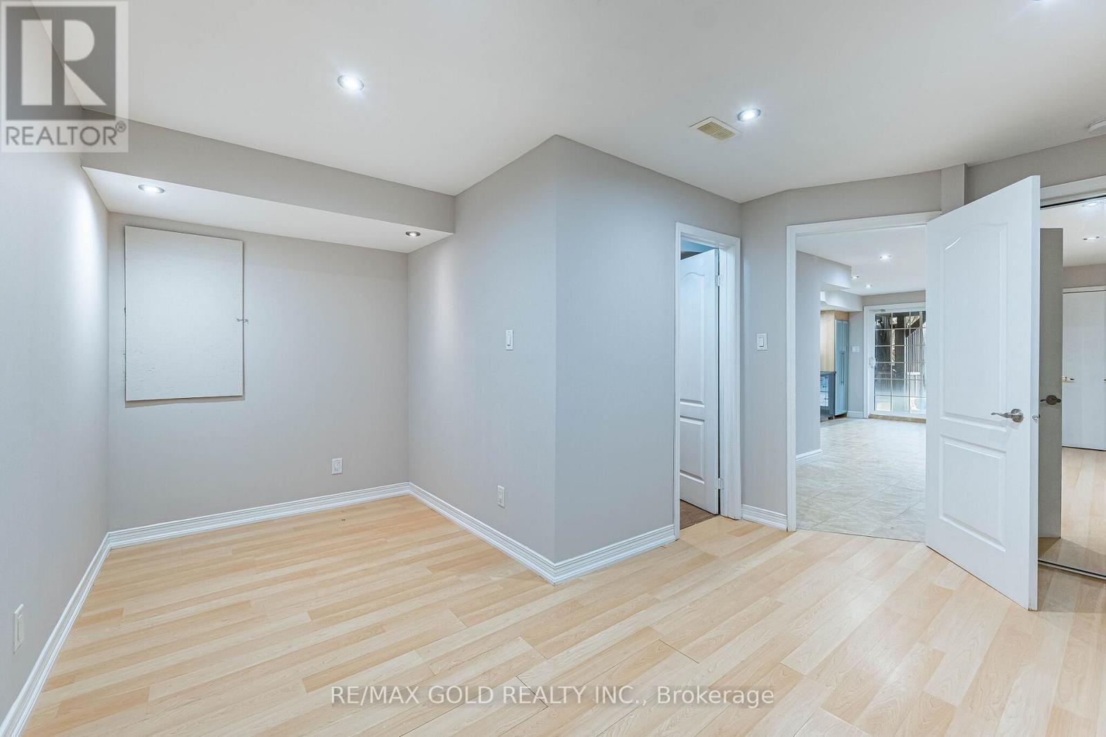 52 Moldovan Drive, Brampton, Ontario  L6R 0E4 - Photo 47 - W13069896