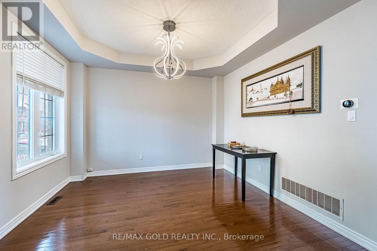 52 Moldovan Drive, Brampton, Ontario  L6R 0E4 - Photo 9 - W13069896