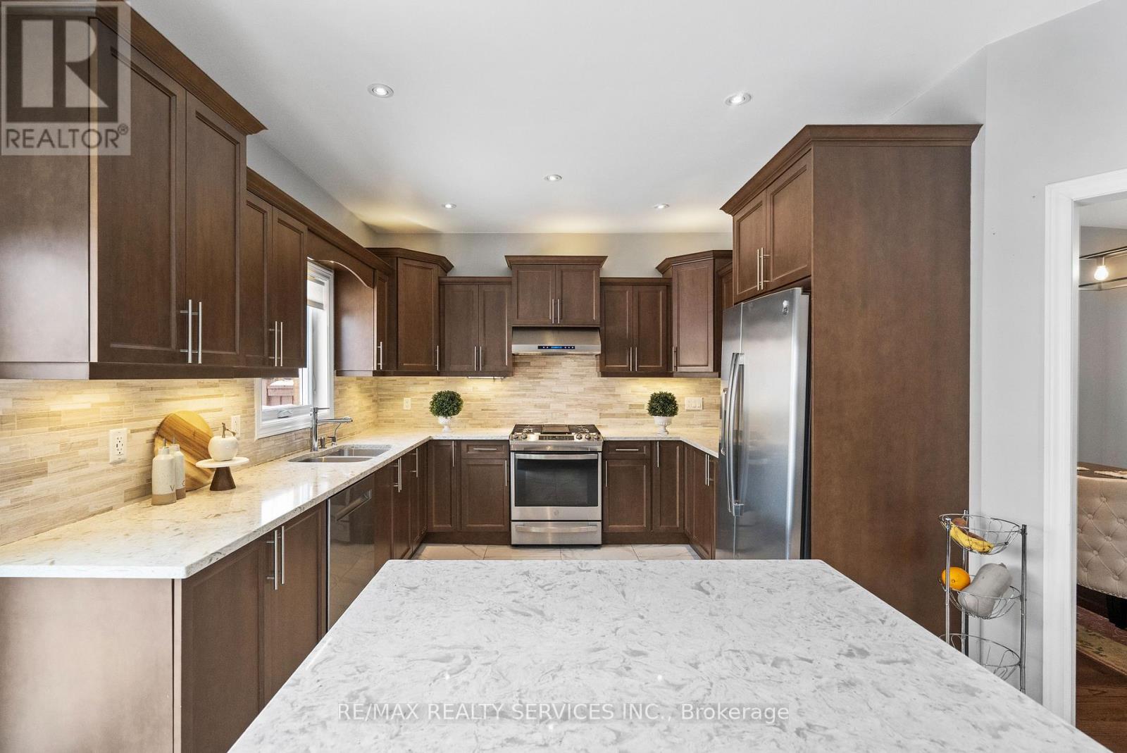 1321 Inglehart Drive, Burlington, Ontario  L7M 4Z3 - Photo 15 - W13069956