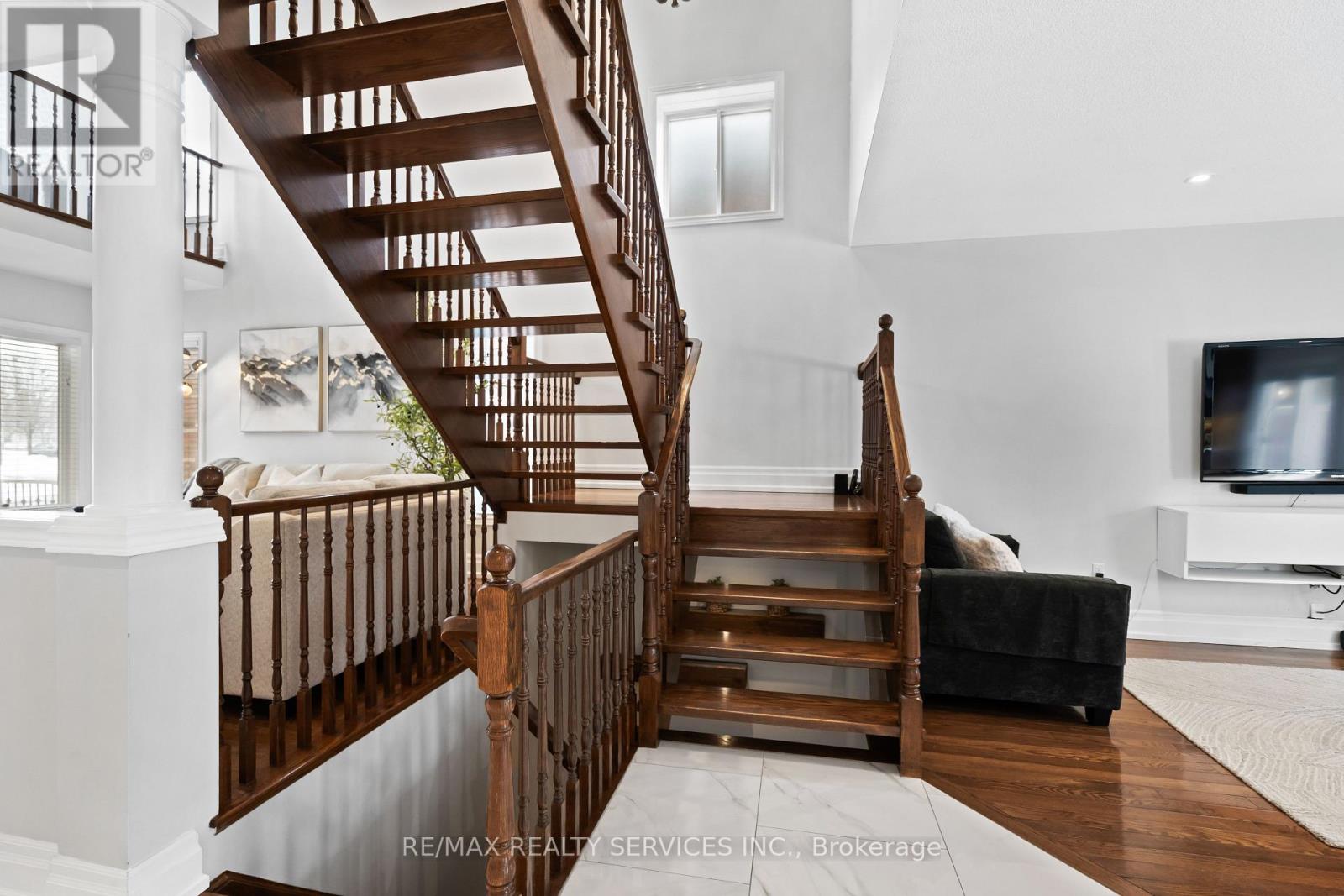 1321 Inglehart Drive, Burlington, Ontario  L7M 4Z3 - Photo 8 - W13069956