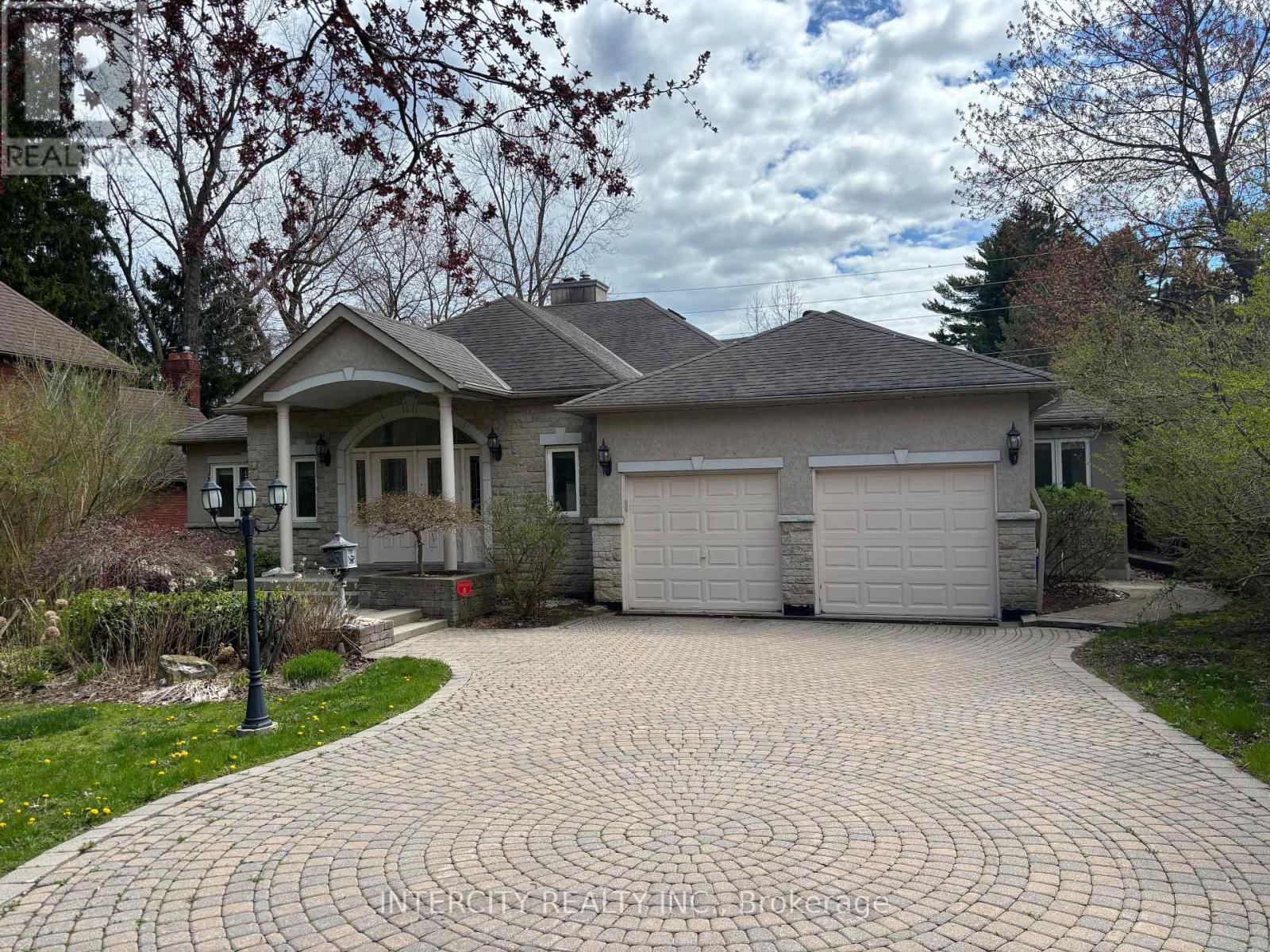 1262 Mississauga Road, Mississauga, Ontario  L5H 2J2 - Photo 1 - W13069992