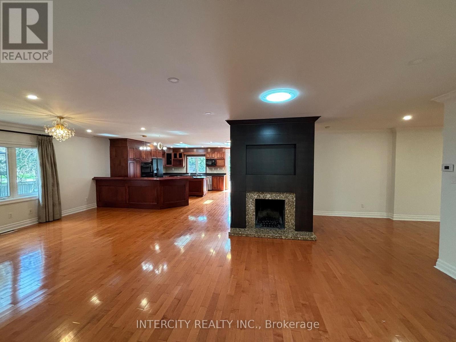1262 Mississauga Road, Mississauga, Ontario  L5H 2J2 - Photo 2 - W13069992