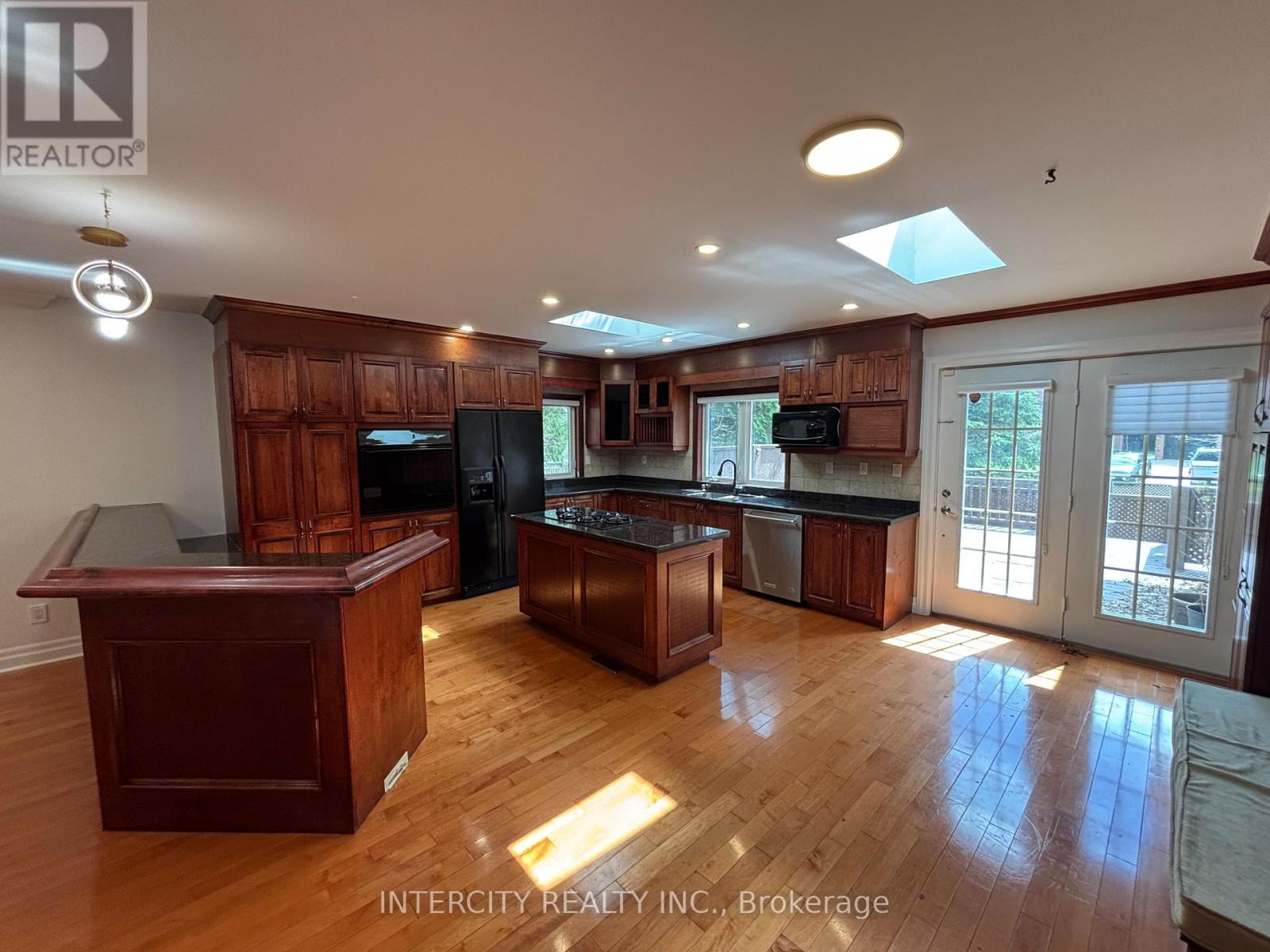 1262 Mississauga Road, Mississauga, Ontario  L5H 2J2 - Photo 3 - W13069992