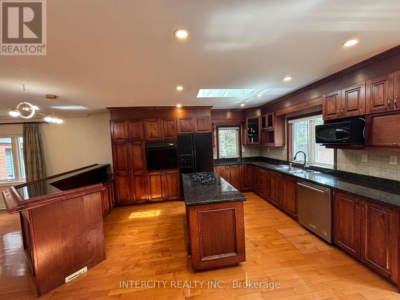 1262 Mississauga Road, Mississauga, Ontario  L5H 2J2 - Photo 4 - W13069992