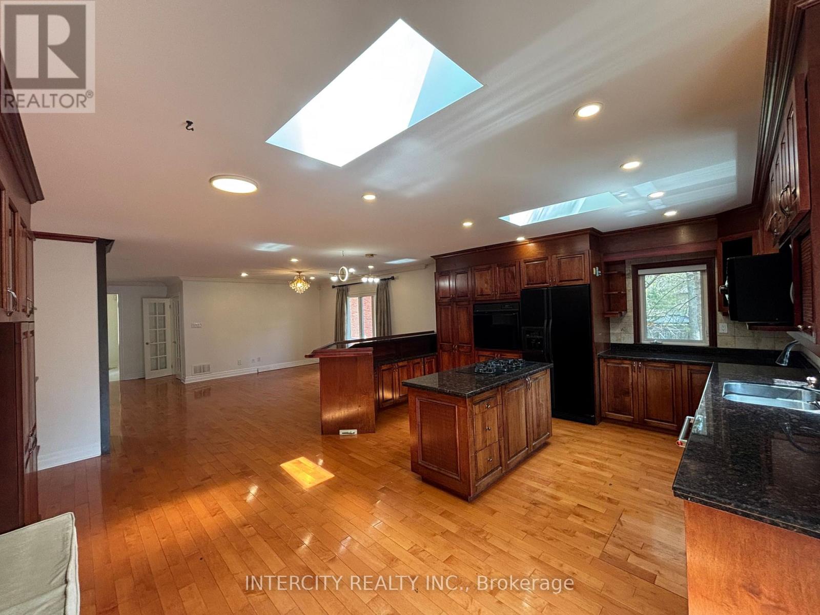 1262 Mississauga Road, Mississauga, Ontario  L5H 2J2 - Photo 5 - W13069992