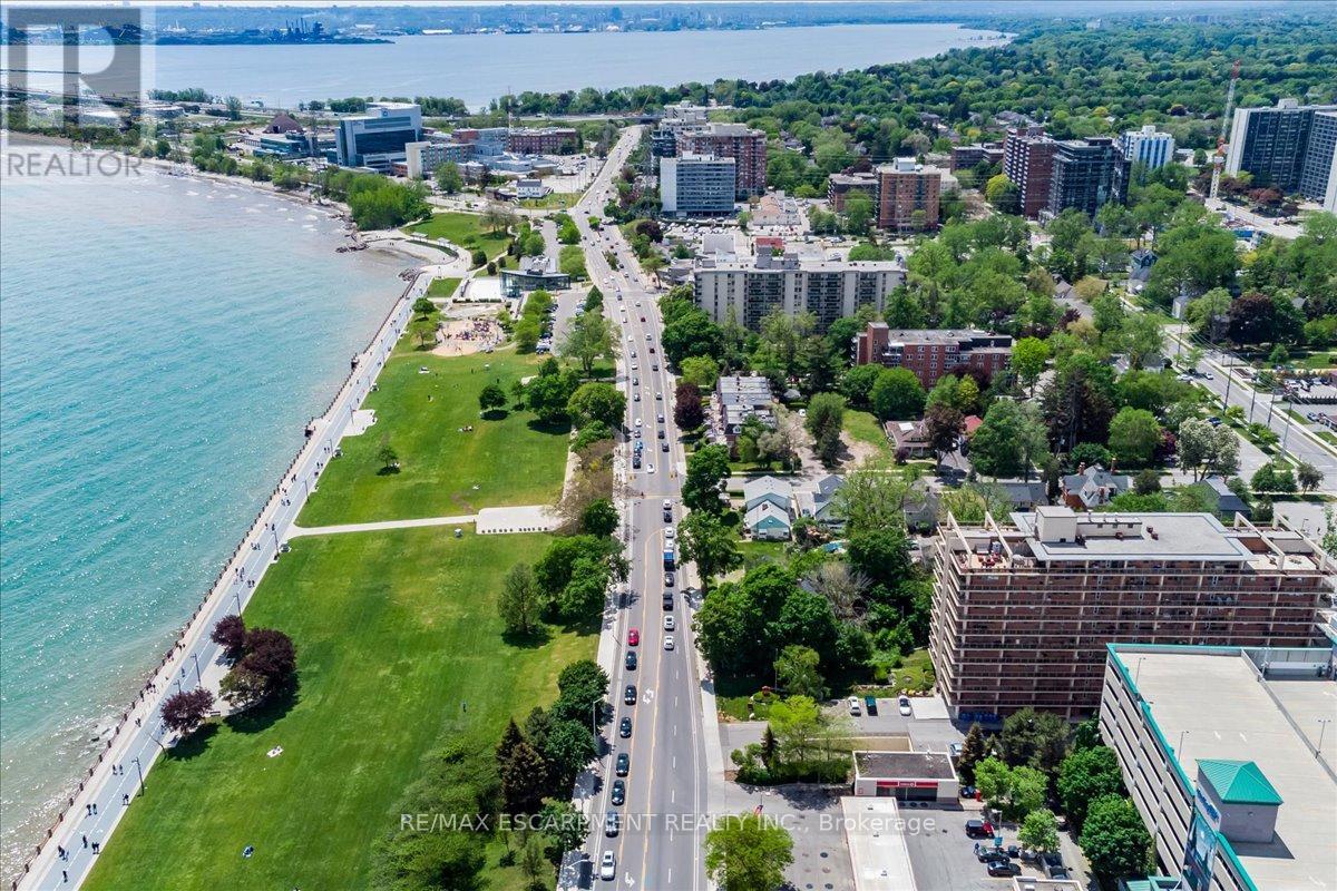 106 - 1276 Maple Crossing Boulevard, Burlington, Ontario  L7S 2J9 - Photo 1 - W13070022