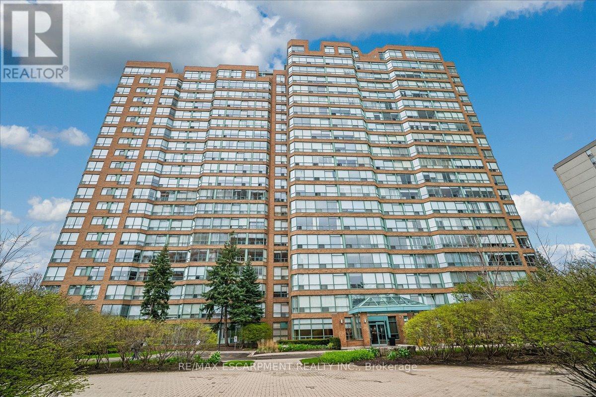 106 - 1276 Maple Crossing Boulevard, Burlington, Ontario  L7S 2J9 - Photo 2 - W13070022