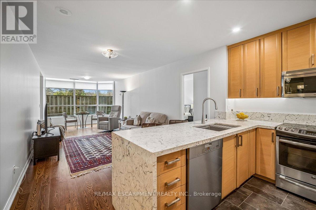 106 - 1276 Maple Crossing Boulevard, Burlington, Ontario  L7S 2J9 - Photo 4 - W13070022