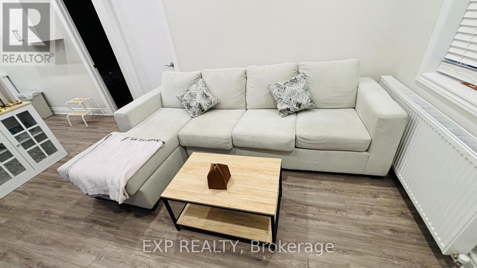3 - 3289 Lakeshore Boulevard W, Toronto, Ontario  M8W 1M8 - Photo 1 - W13070040