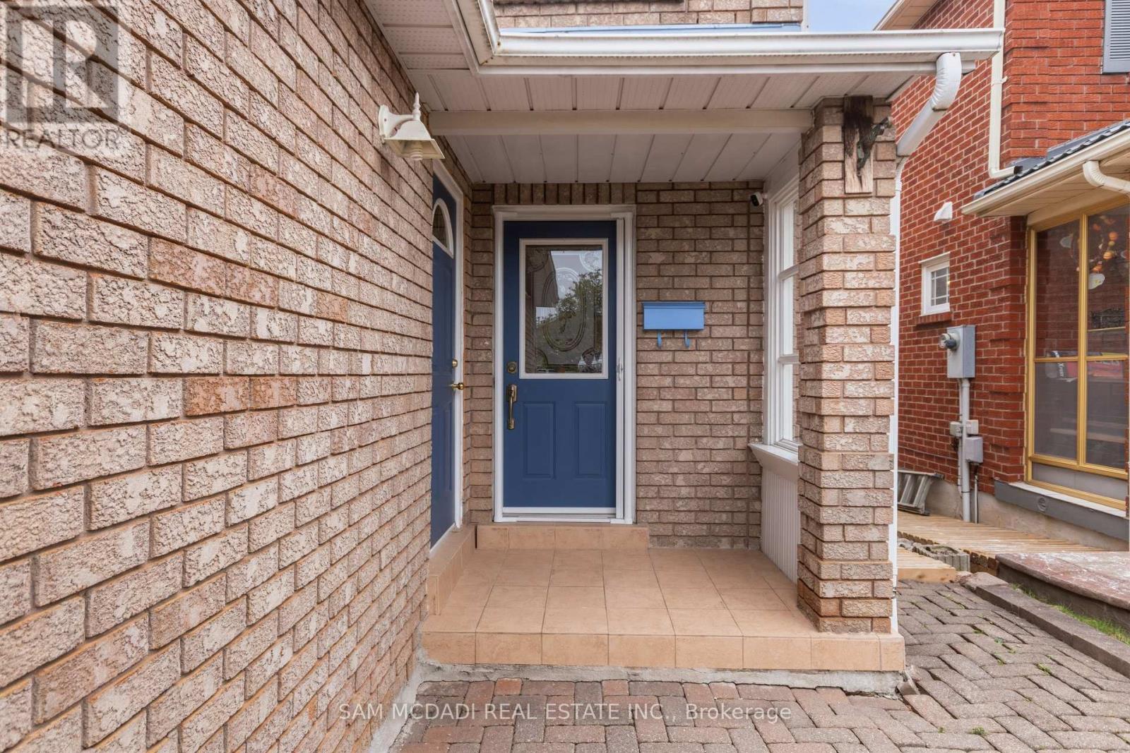 6434 Longspur Road, Mississauga, Ontario  L5N 6E4 - Photo 5 - W13070068
