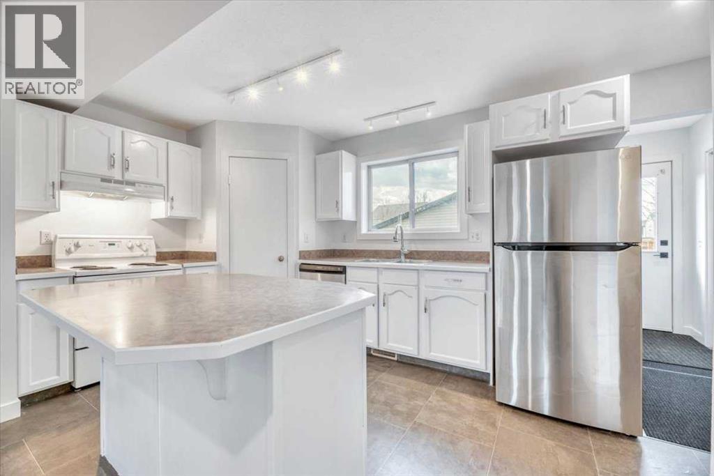 223 Coventry Road Ne, Calgary, Alberta  T3K 5H6 - Photo 14 - A2305876
