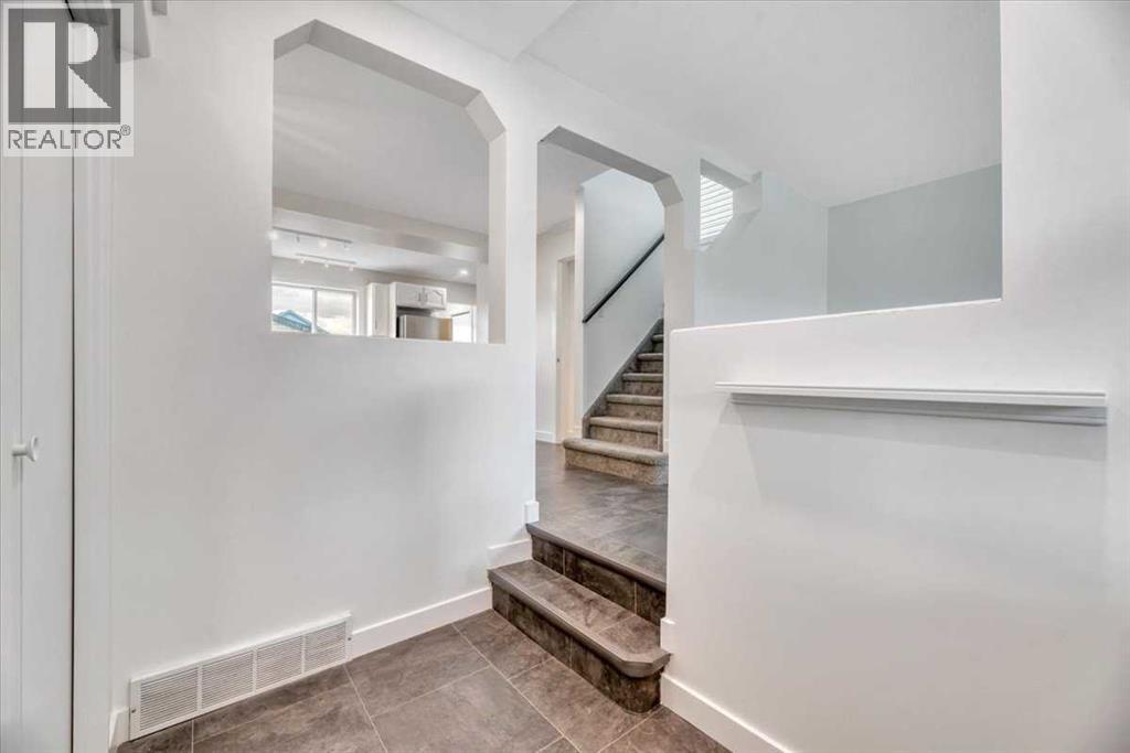 223 Coventry Road Ne, Calgary, Alberta  T3K 5H6 - Photo 7 - A2305876