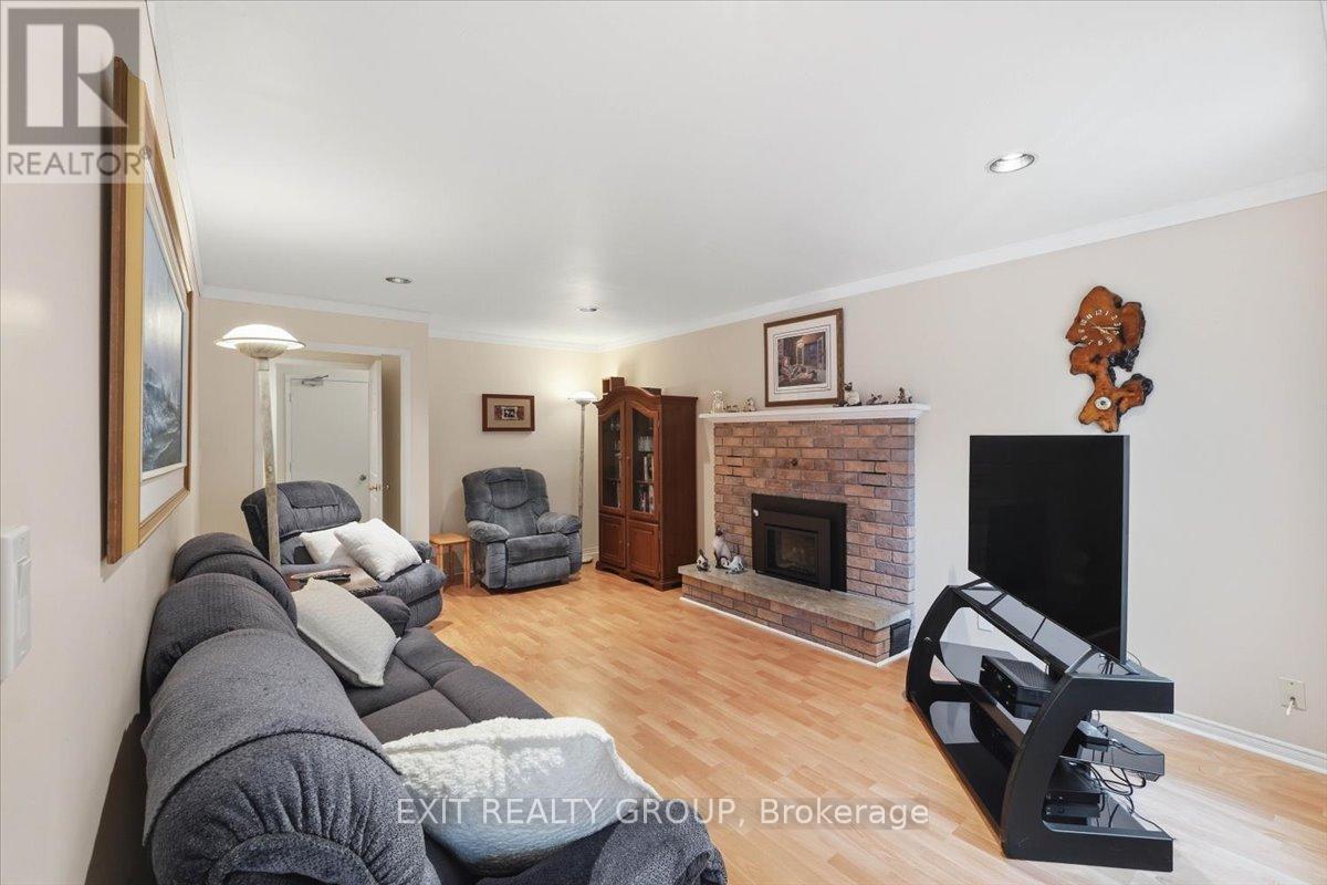 472 Dundas Street W, Quinte West, Ontario  K8V 3S5 - Photo 8 - X13070262