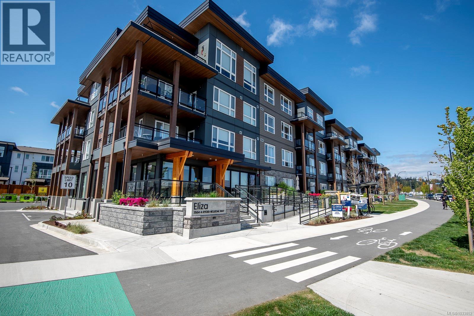 300 3564a Ryder Hesjedal Way, Colwood, British Columbia  V9C 0V3 - Photo 2 - 1033852