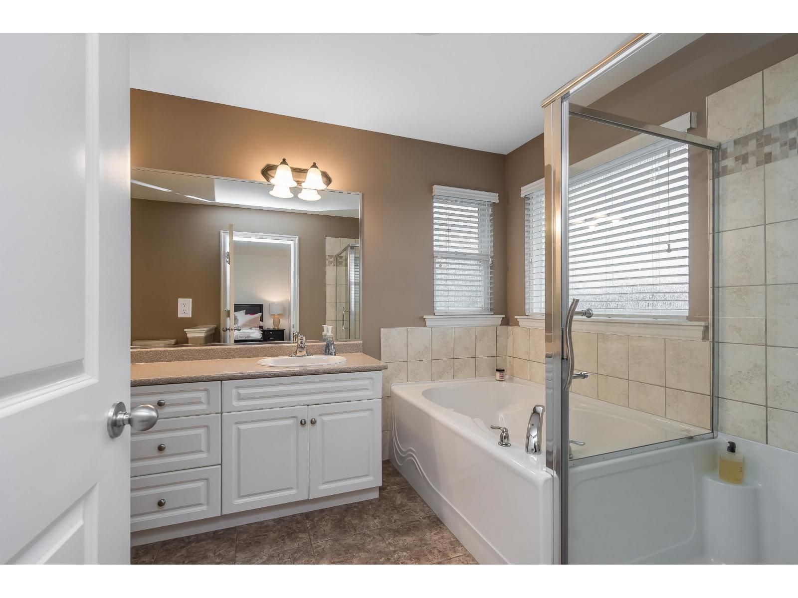 19088 68a Avenue, Surrey, British Columbia  V4N 5P4 - Photo 29 - R3118105