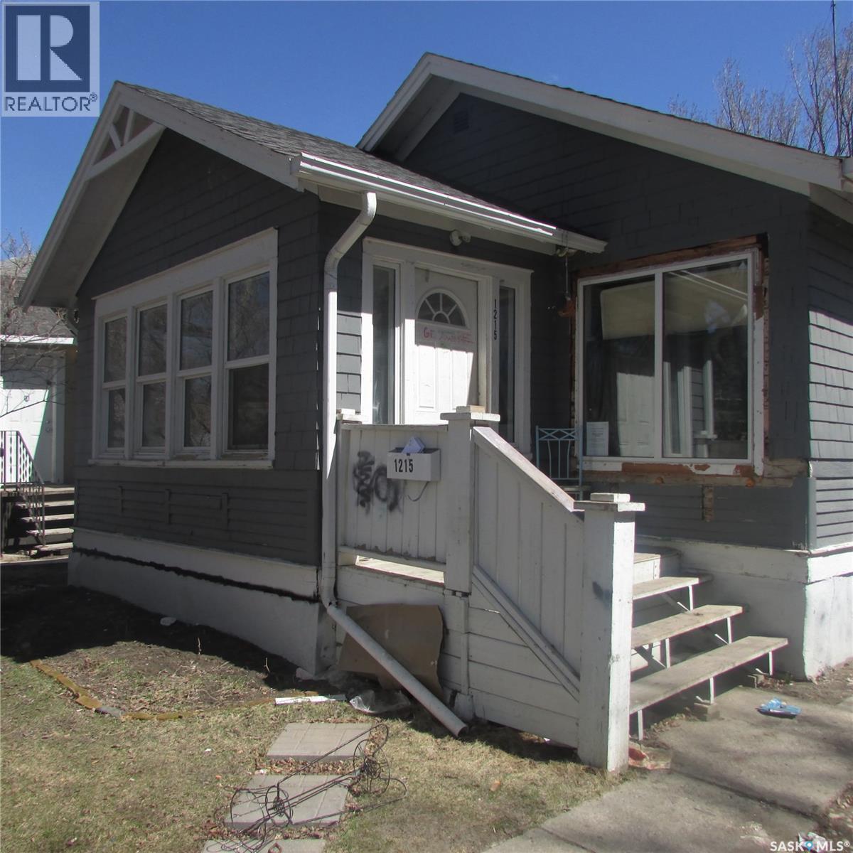1215 Cameron Street, Regina, Saskatchewan  S4T 2T1 - Photo 3 - SK034586