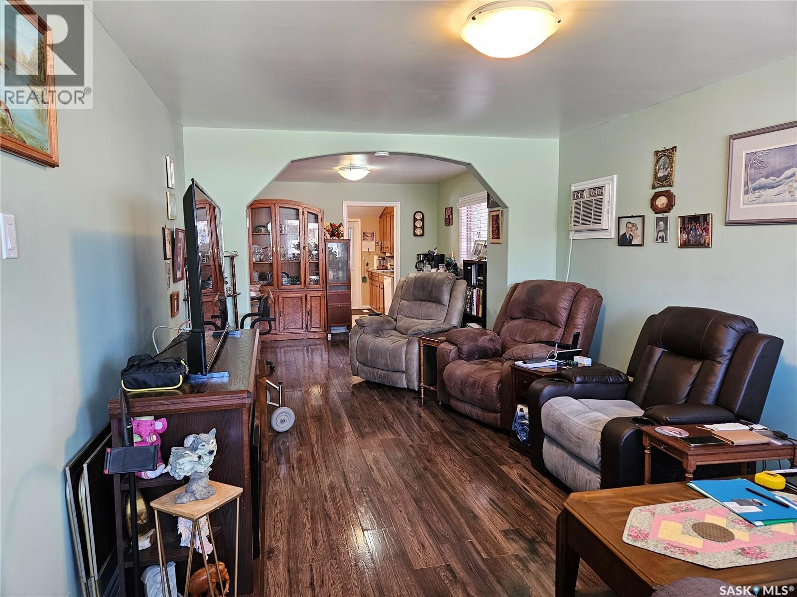 237 Duffield Street W, Moose Jaw, Saskatchewan  S6H 5H2 - Photo 2 - SK034575