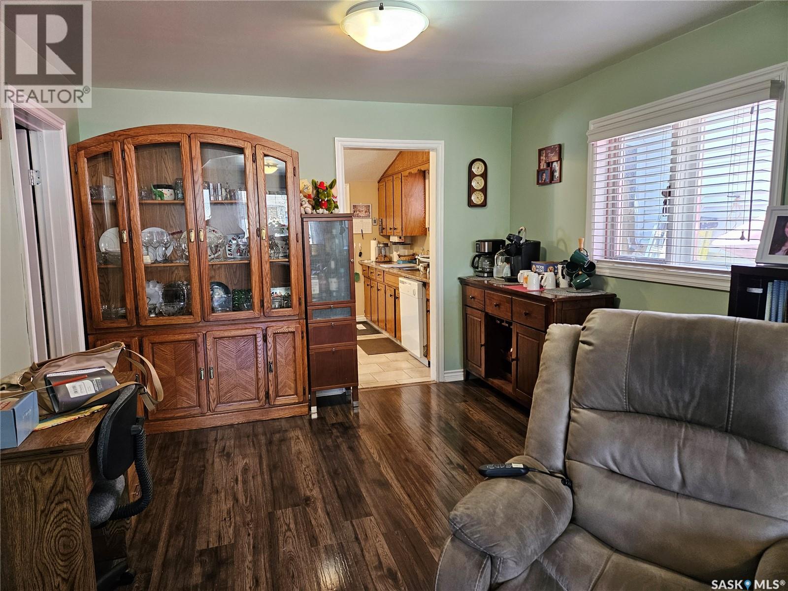 237 Duffield Street W, Moose Jaw, Saskatchewan  S6H 5H2 - Photo 3 - SK034575