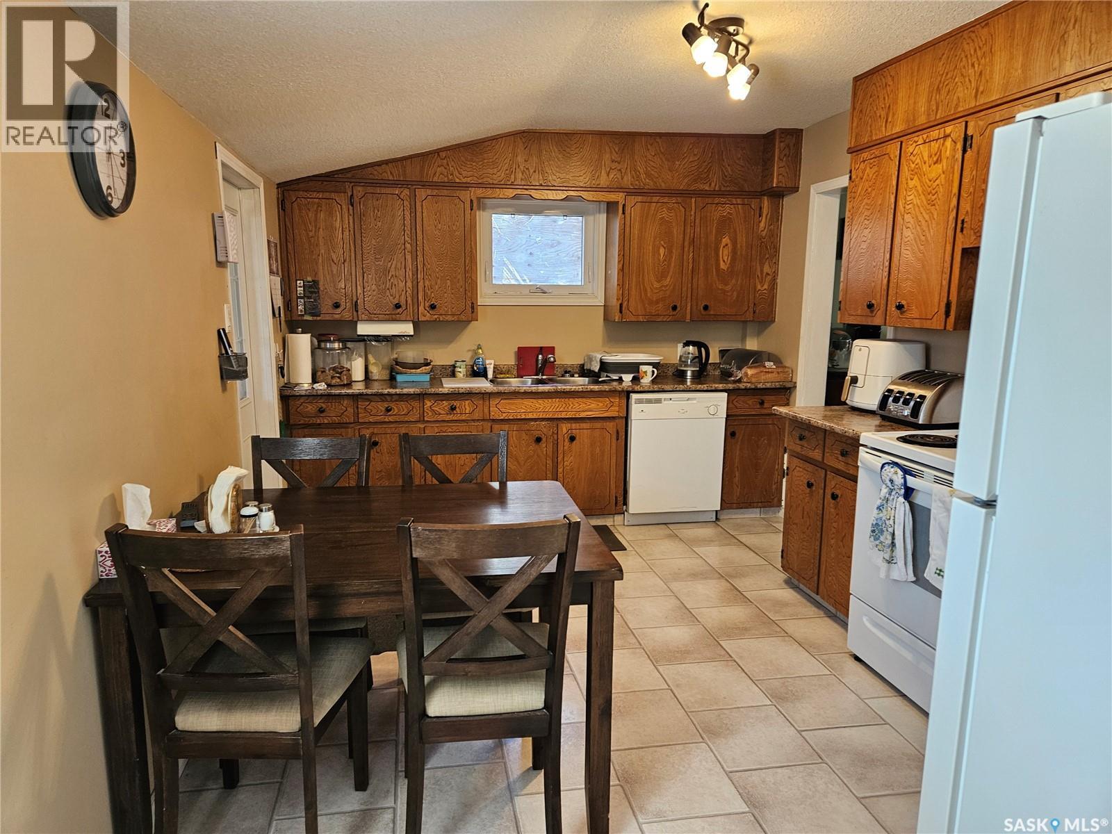 237 Duffield Street W, Moose Jaw, Saskatchewan  S6H 5H2 - Photo 7 - SK034575