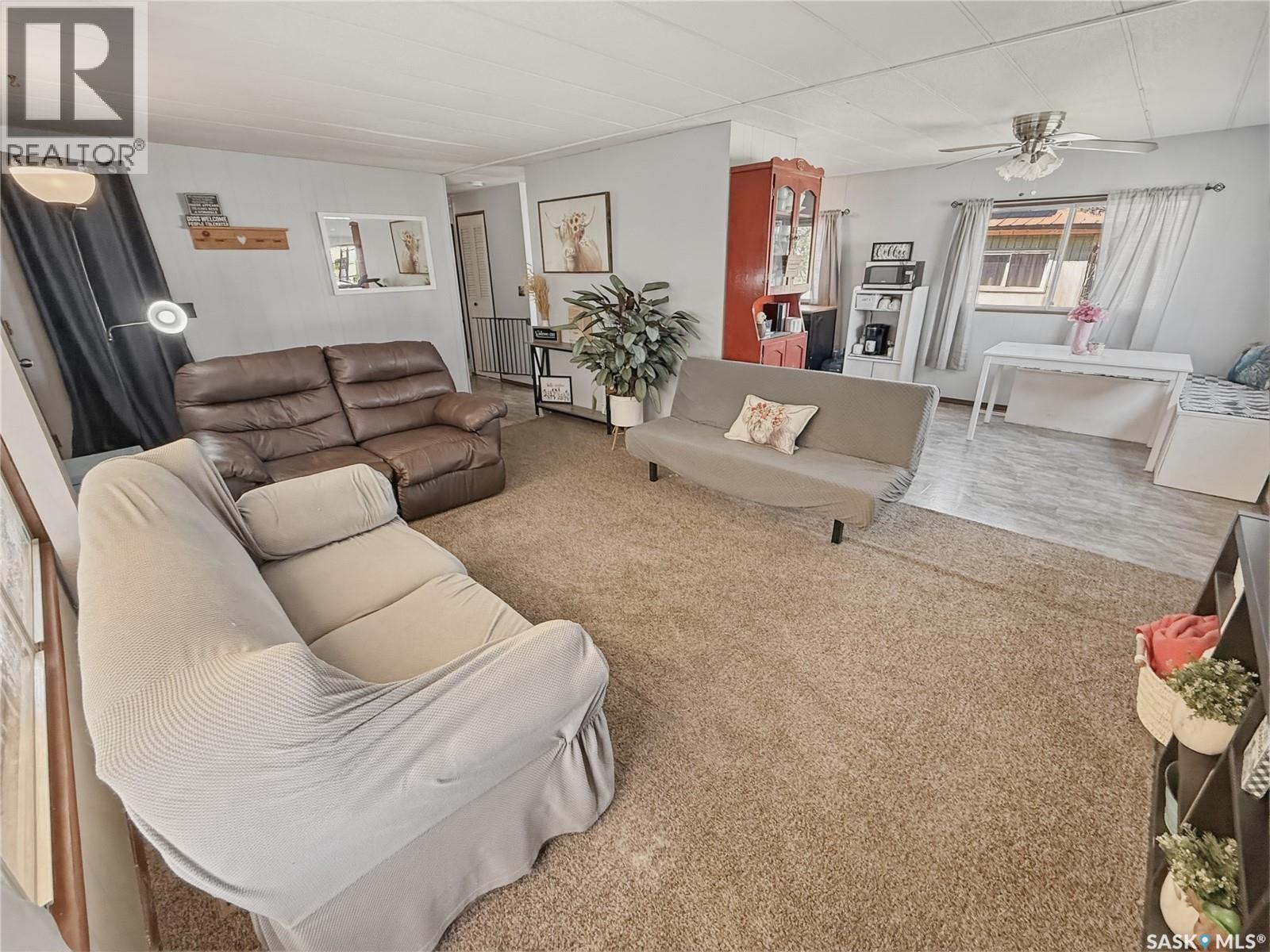 4372 Price Avenue, Gull Lake, Saskatchewan  S0N 1A0 - Photo 4 - SK034404