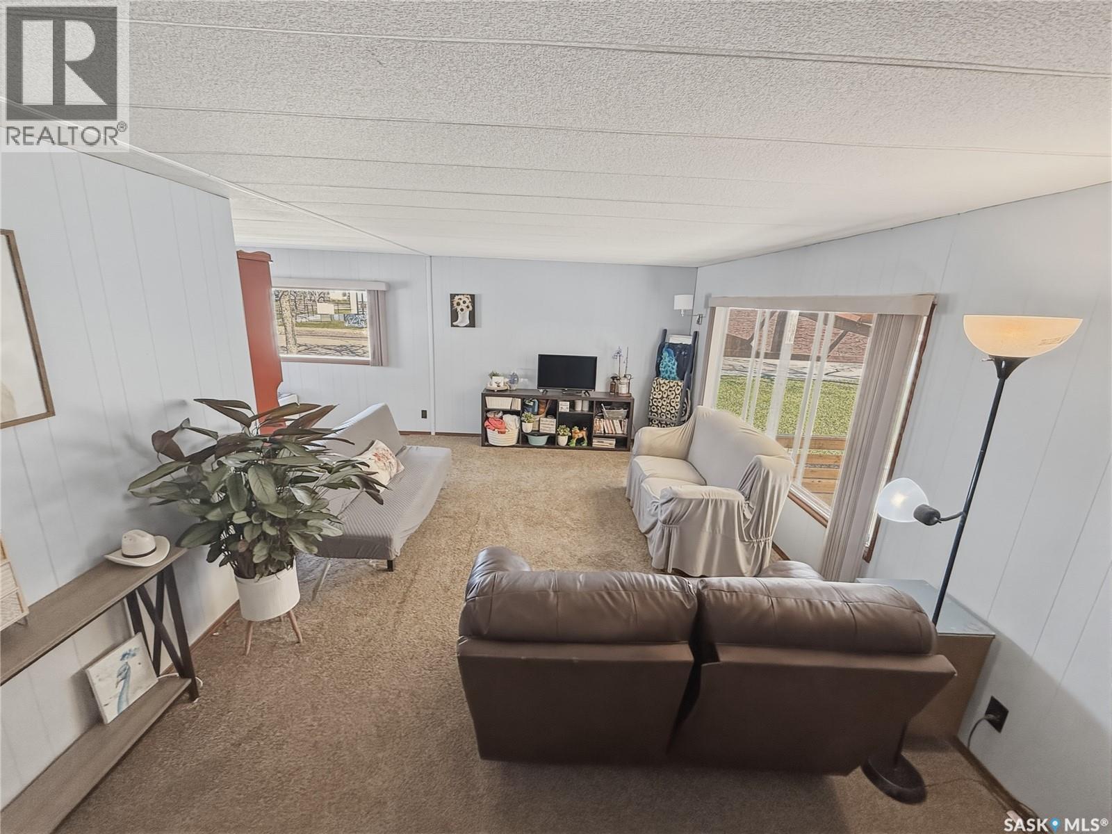 4372 Price Avenue, Gull Lake, Saskatchewan  S0N 1A0 - Photo 5 - SK034404