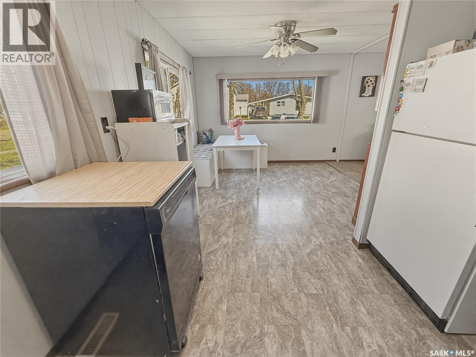 4372 Price Avenue, Gull Lake, Saskatchewan  S0N 1A0 - Photo 8 - SK034404