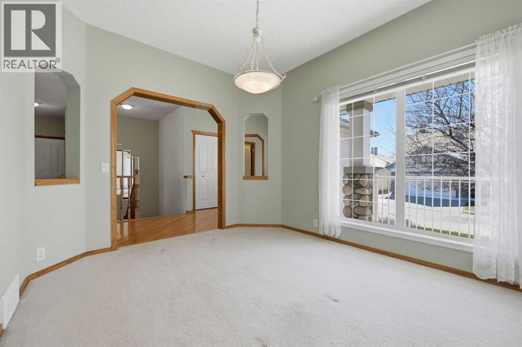 37 Rocky Ridge Gardens Nw, Calgary, Alberta  T3G 4V7 - Photo 12 - A2306110