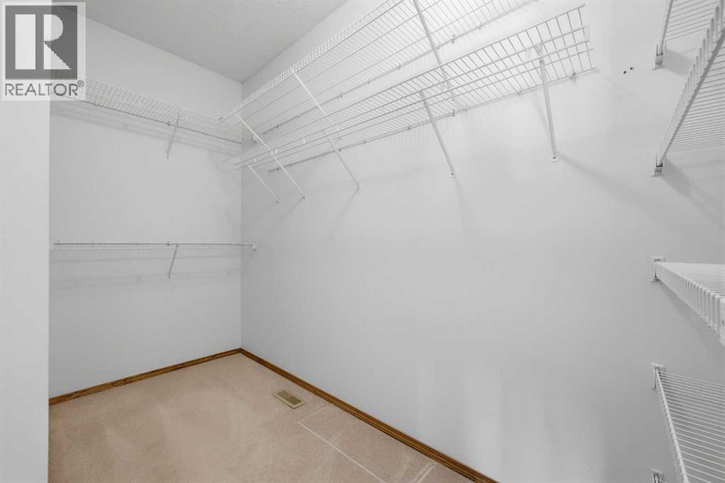 37 Rocky Ridge Gardens Nw, Calgary, Alberta  T3G 4V7 - Photo 24 - A2306110