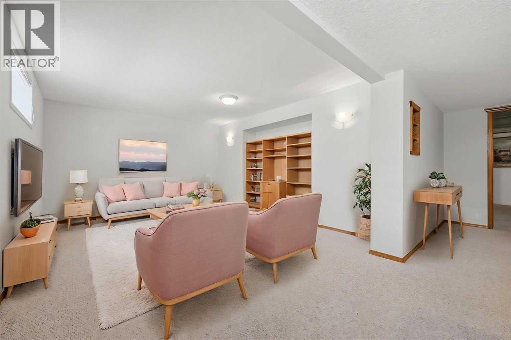 37 Rocky Ridge Gardens Nw, Calgary, Alberta  T3G 4V7 - Photo 7 - A2306110