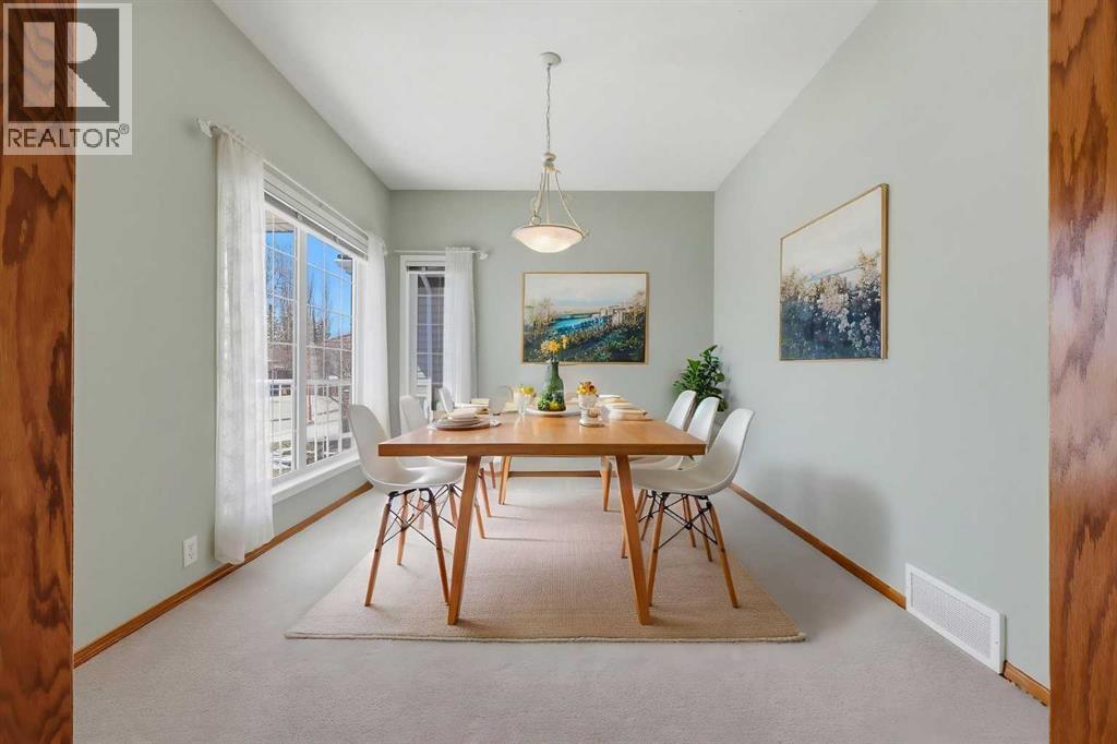 37 Rocky Ridge Gardens Nw, Calgary, Alberta  T3G 4V7 - Photo 4 - A2306110
