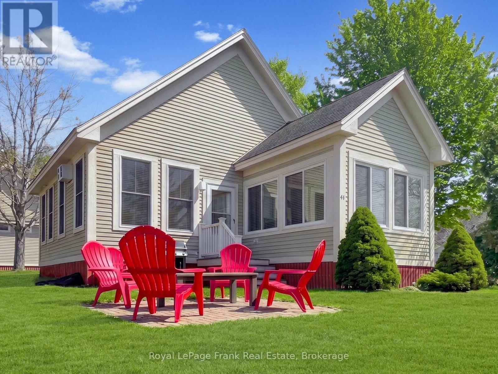 34 MEADOW VIEW LANE, Prince Edward County, Ontario