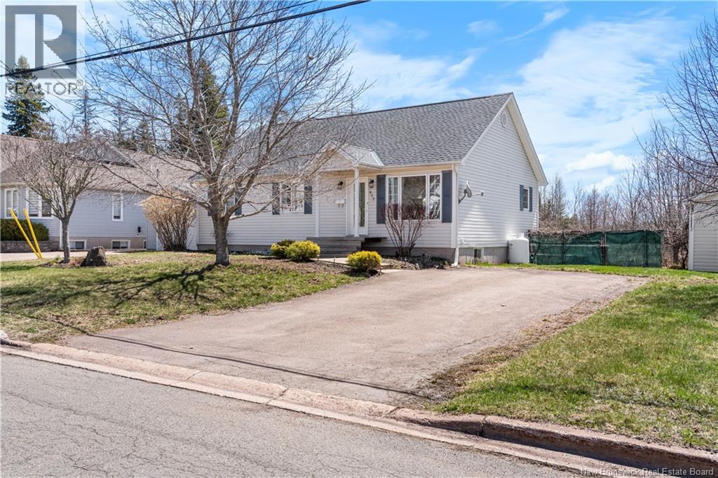 932 Barachois Street, Dieppe, New Brunswick  E1A 6X5 - Photo 3 - NB138337