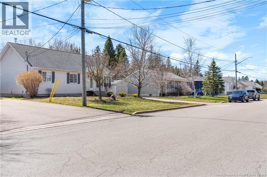 932 Barachois Street, Dieppe, New Brunswick  E1A 6X5 - Photo 5 - NB138337