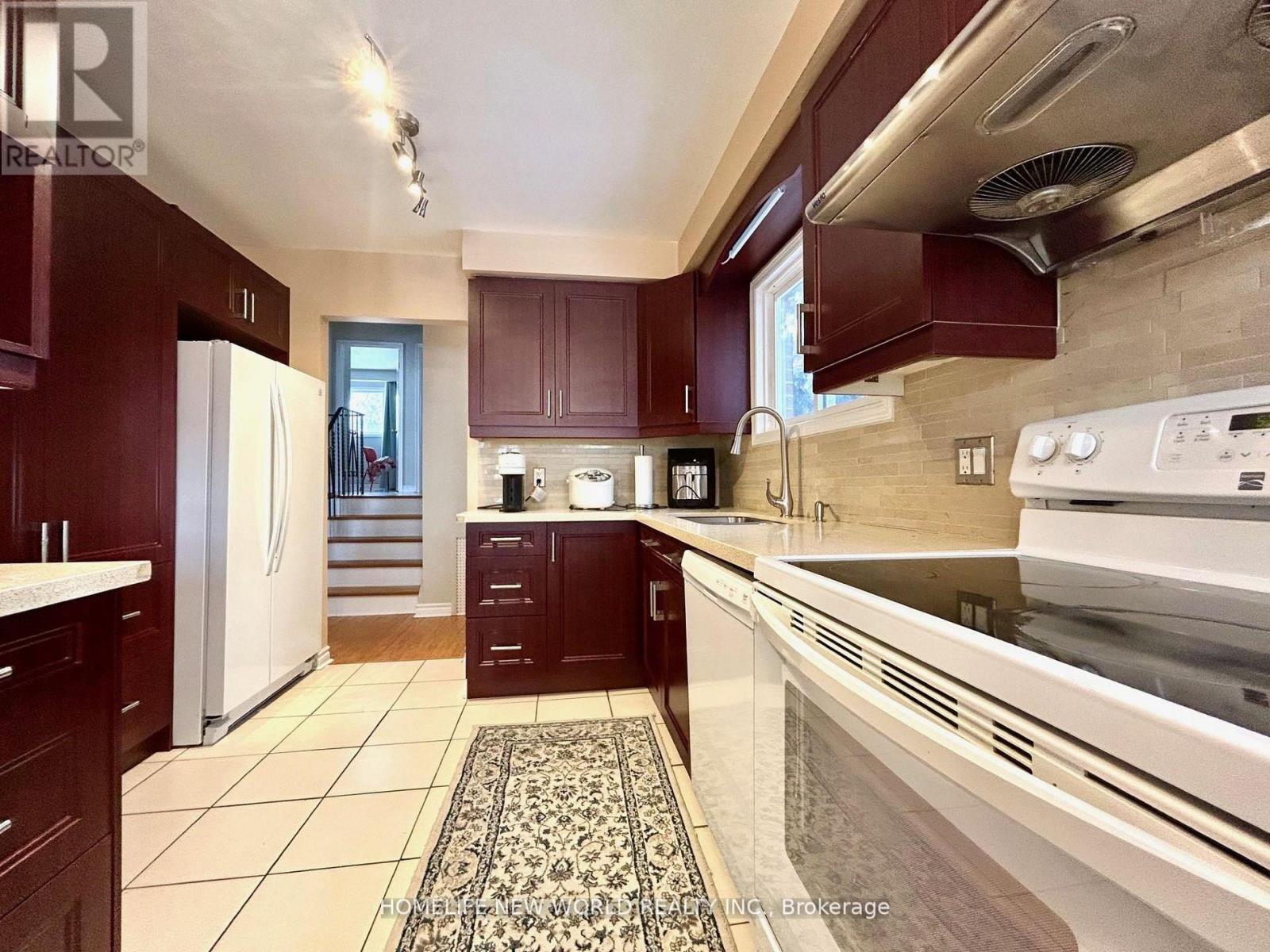 Upper - 27 Hayward Crescent, Toronto, Ontario  M1S 2T7 - Photo 5 - E13070270