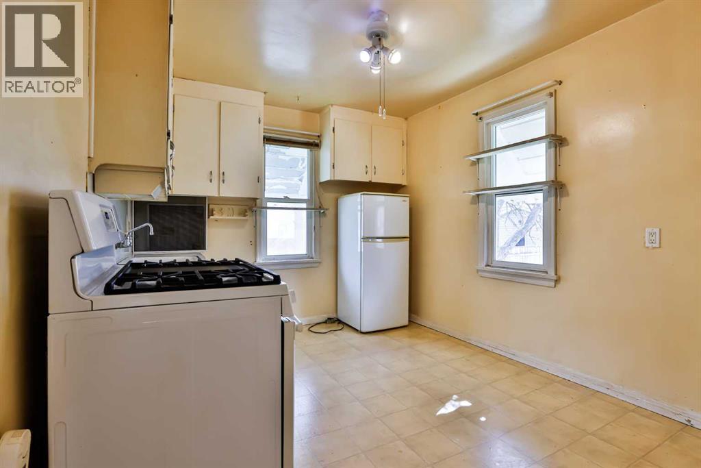 950 21 Street S, Lethbridge, Alberta  T1J 3L3 - Photo 3 - A2305505