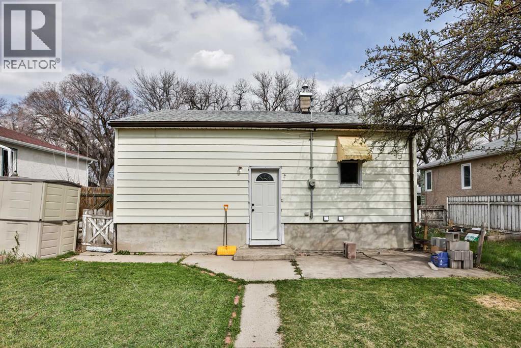 950 21 Street S, Lethbridge, Alberta  T1J 3L3 - Photo 2 - A2305505