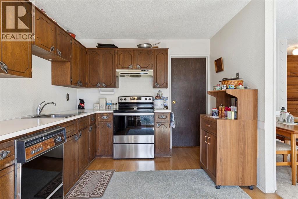 117 Sabrina Way Sw, Calgary, Alberta  t2w 4j4 - Photo 11 - A2306568