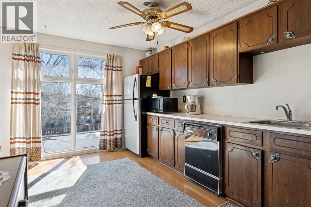 117 Sabrina Way Sw, Calgary, Alberta  t2w 4j4 - Photo 13 - A2306568