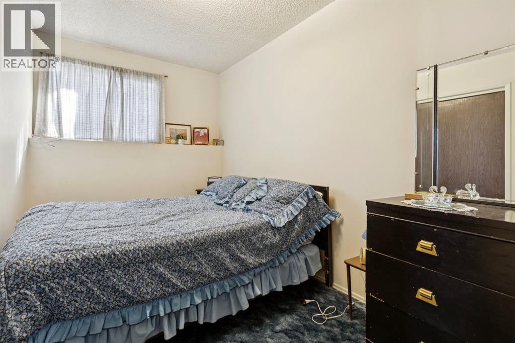 117 Sabrina Way Sw, Calgary, Alberta  t2w 4j4 - Photo 21 - A2306568
