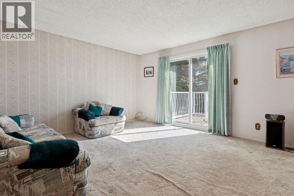 117 Sabrina Way Sw, Calgary, Alberta  t2w 4j4 - Photo 5 - A2306568