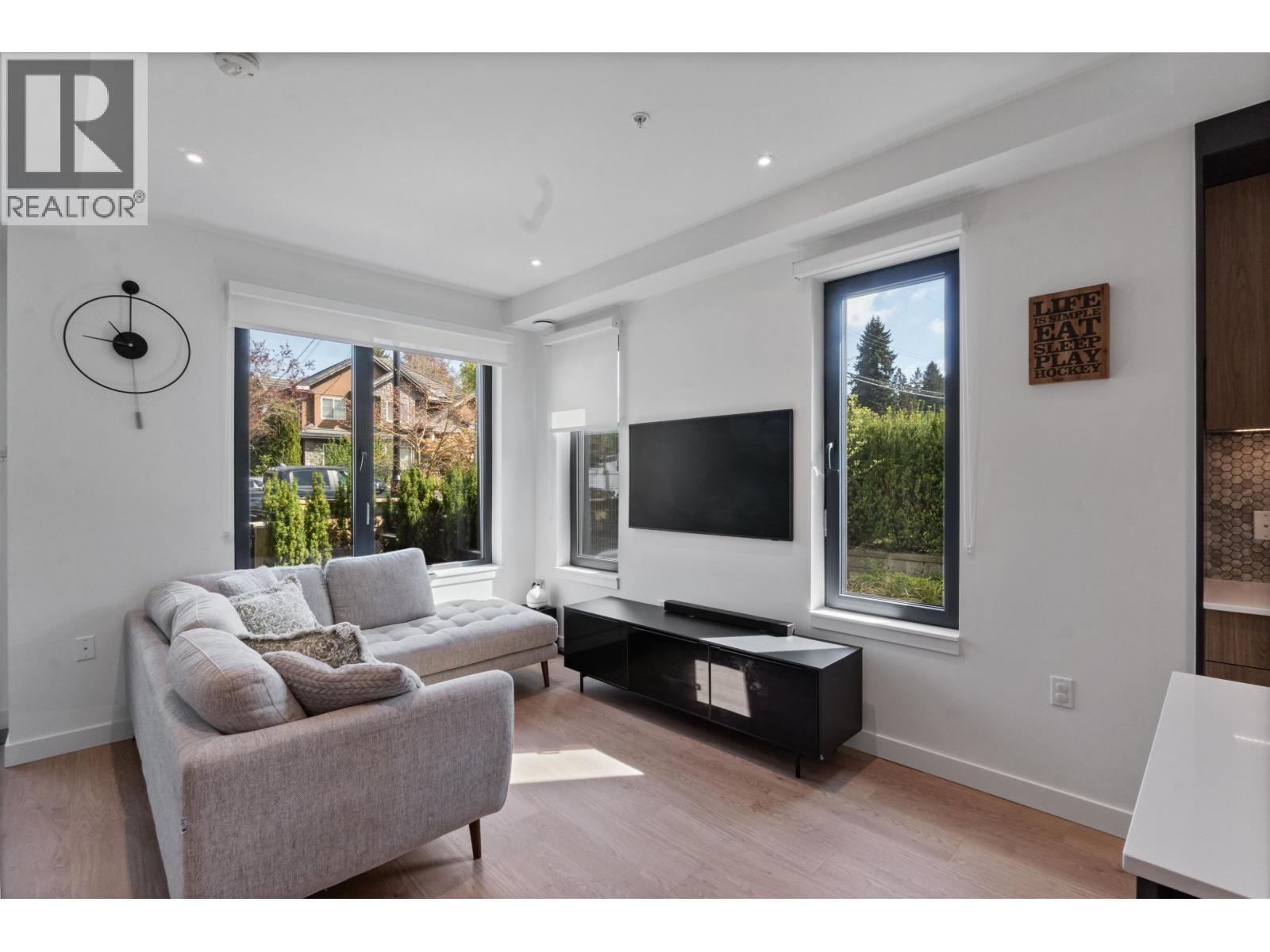 209 606 Foster Avenue, Coquitlam, British Columbia  V6J 0L5 - Photo 5 - R3118221
