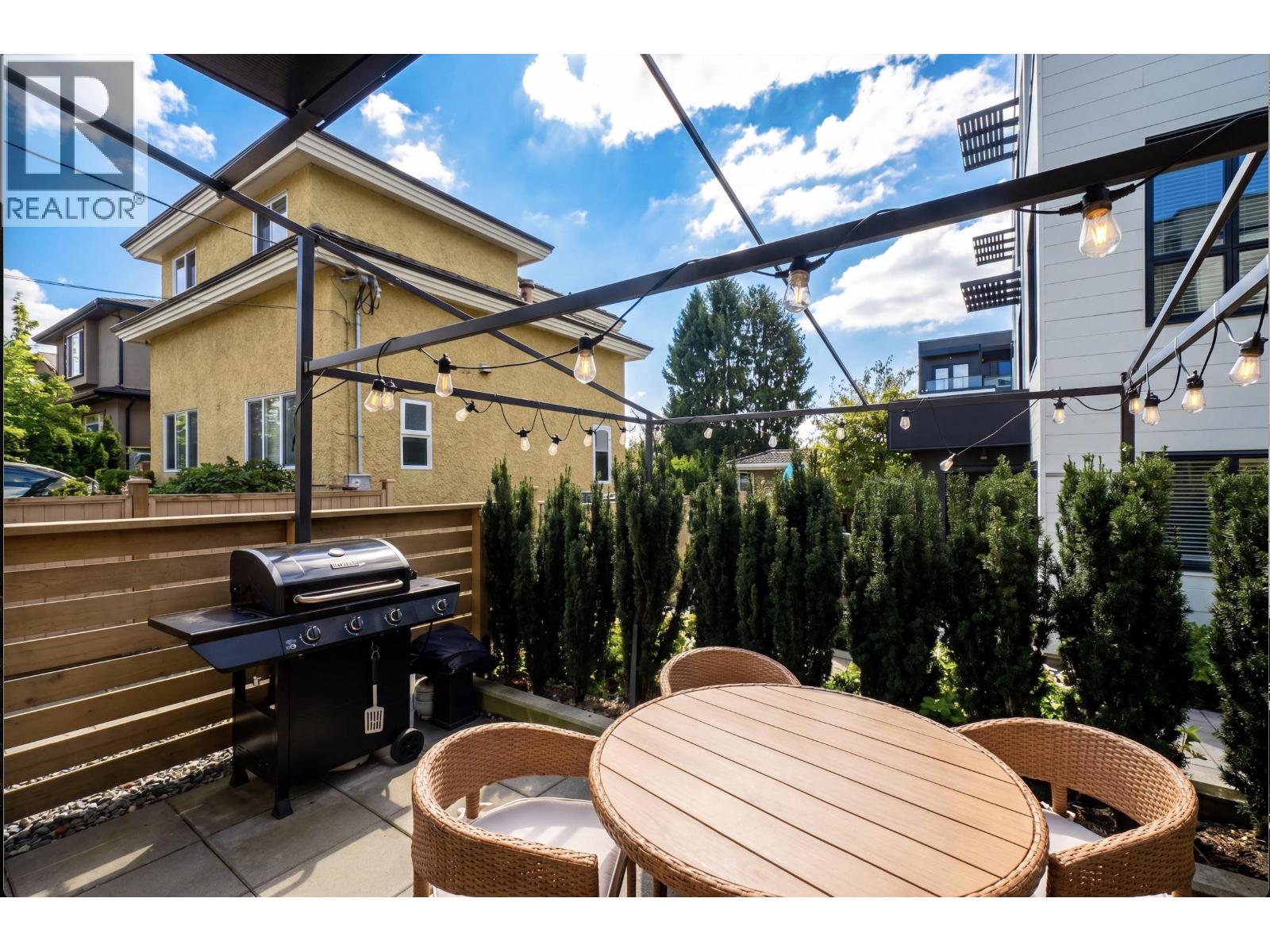 209 606 Foster Avenue, Coquitlam, British Columbia  V6J 0L5 - Photo 9 - R3118221