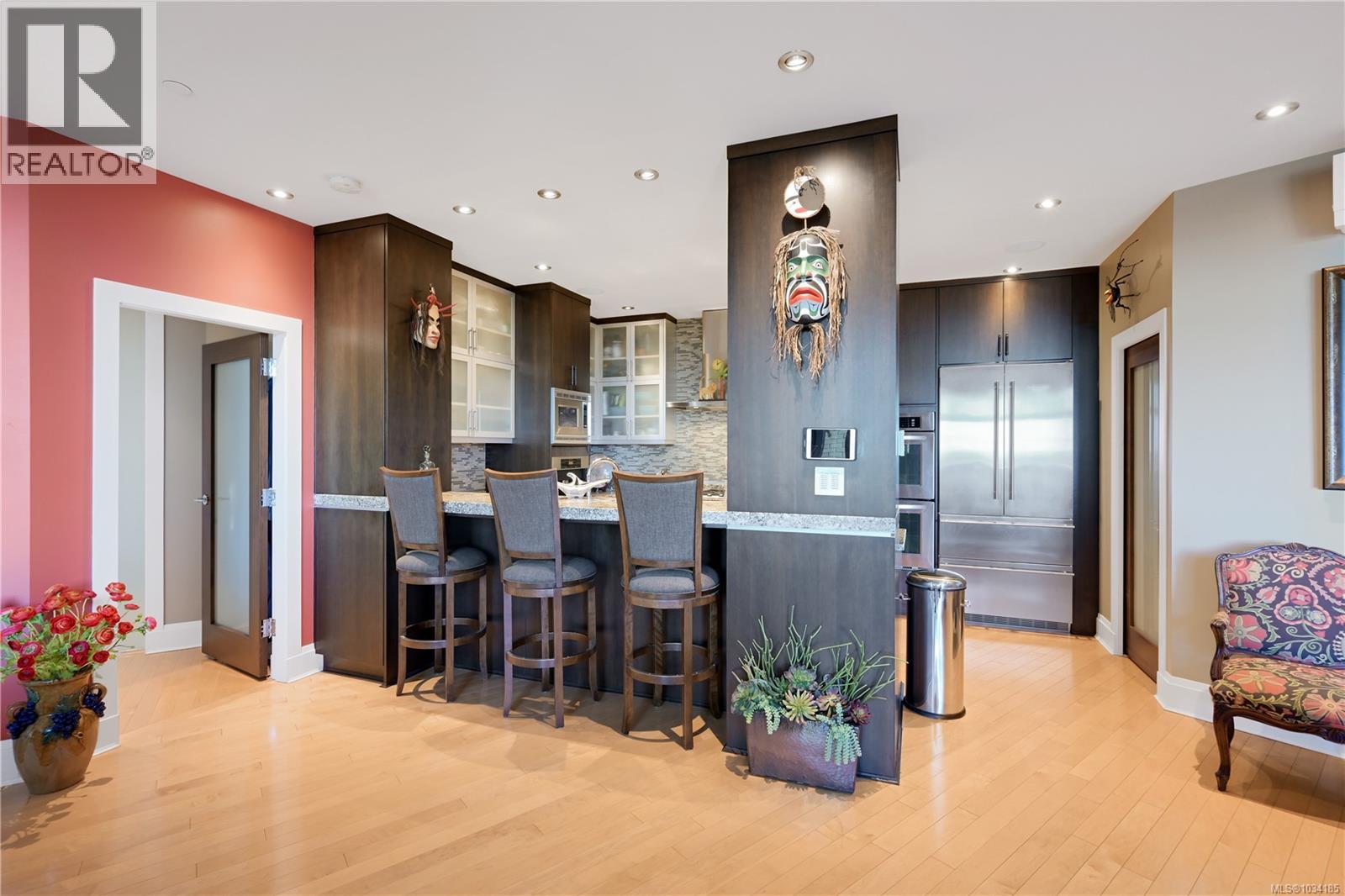 802 847 Dunsmuir Rd, Esquimalt, British Columbia  V9A 0A5 - Photo 17 - 1034185