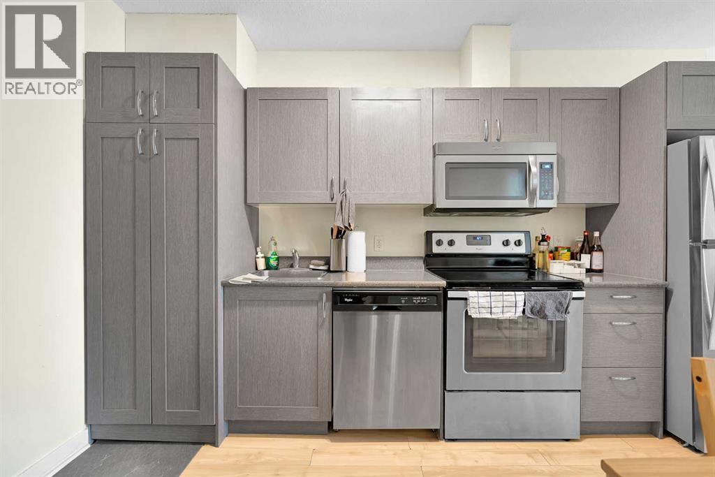 804, 30 Brentwood Common NW, Calgary, Alberta  T2L 2L8 - Photo 1 - A2294273