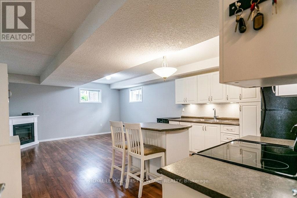28 Hewitt Place, Barrie, Ontario  L4M 7B3 - Photo 16 - S12770876