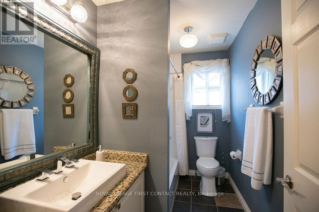 28 Hewitt Place, Barrie, Ontario  L4M 7B3 - Photo 11 - S12770876