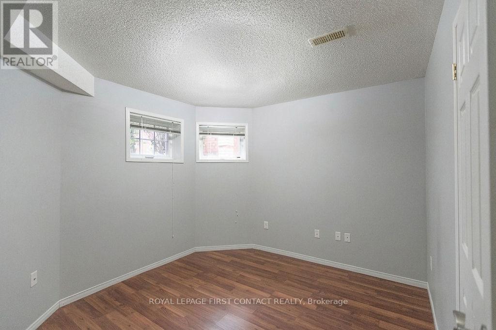 28 Hewitt Place, Barrie, Ontario  L4M 7B3 - Photo 18 - S12770876